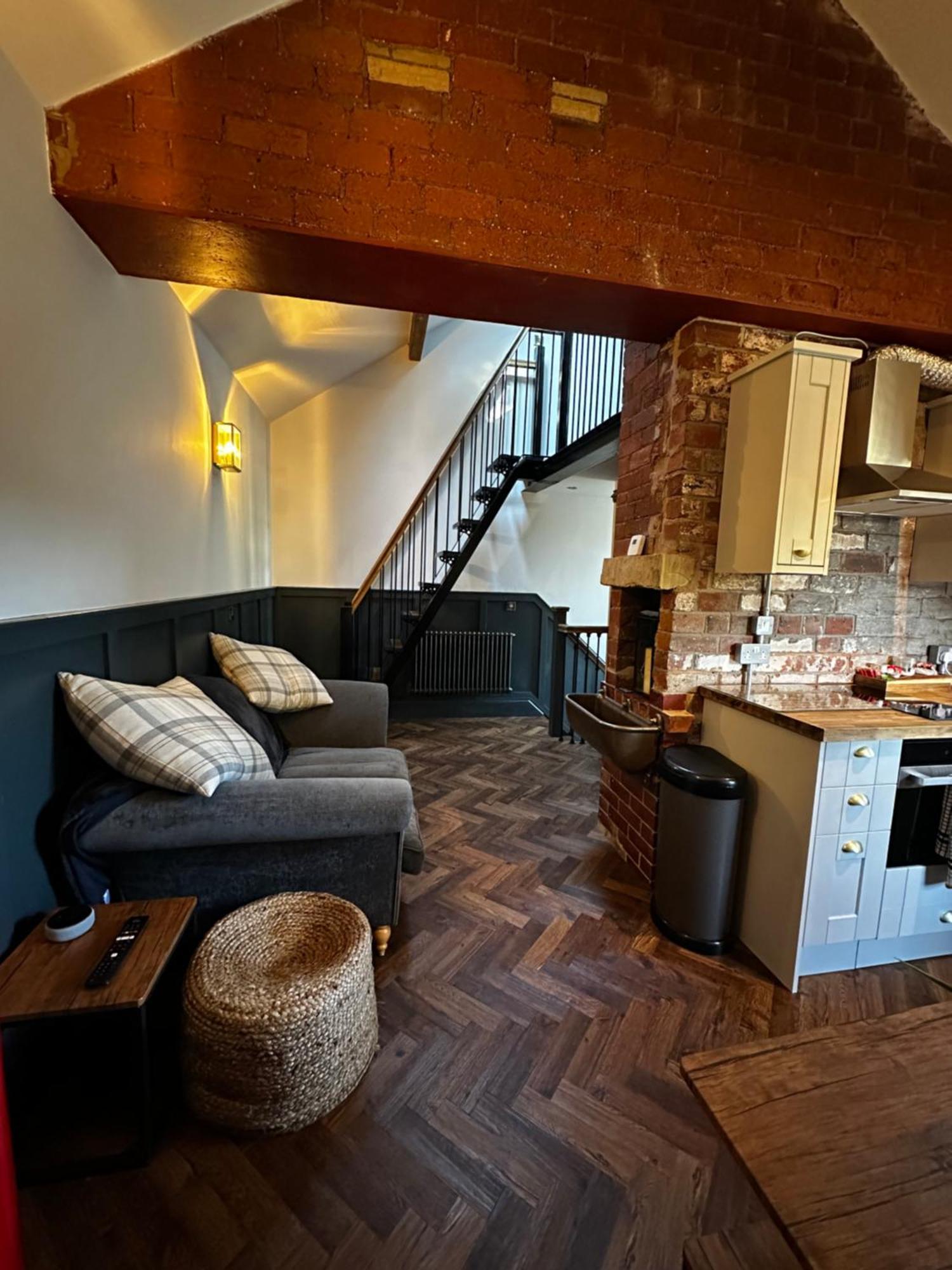 Unique Victorian Stable Conversion Галіфакс Екстер'єр фото
