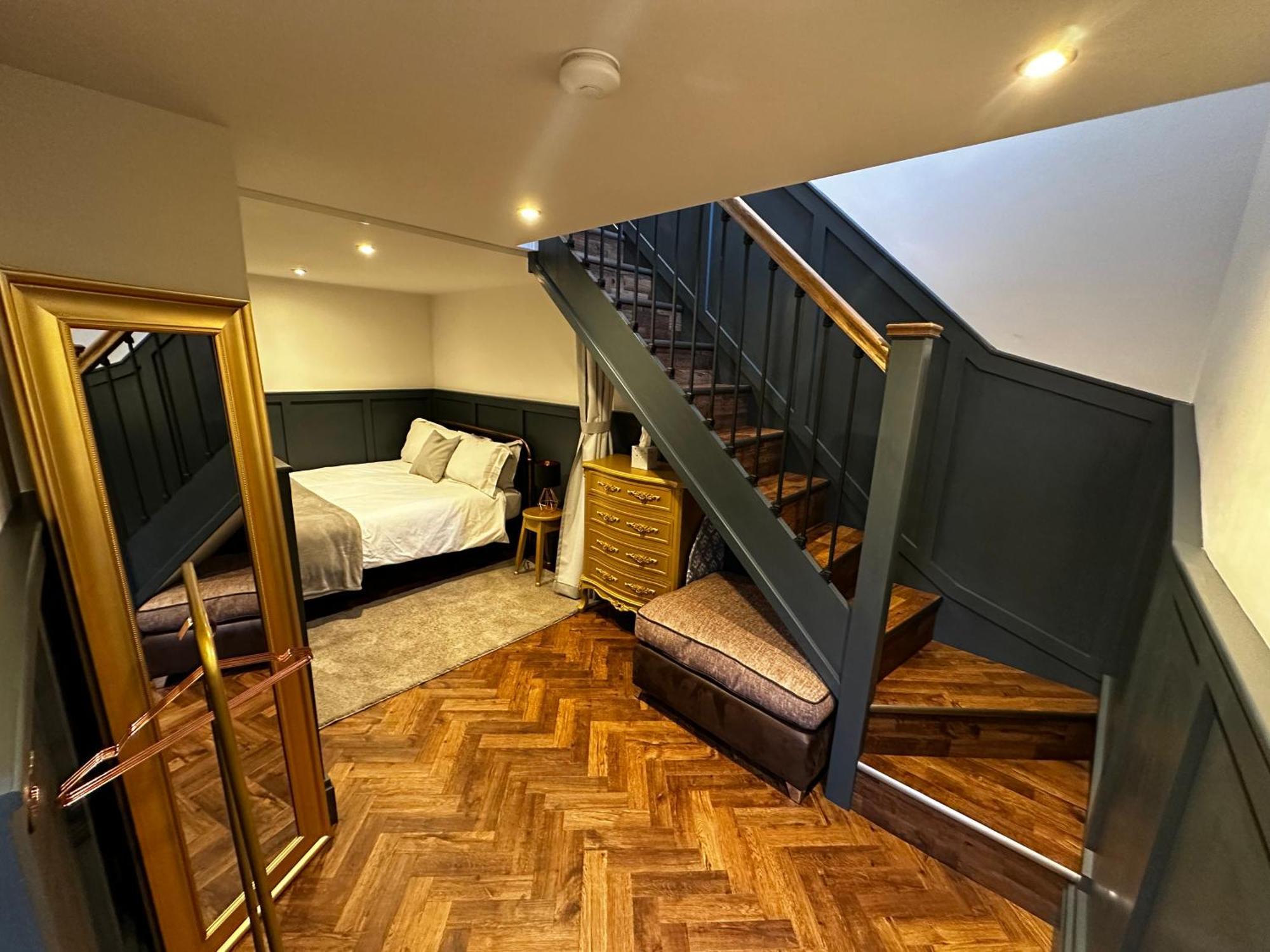Unique Victorian Stable Conversion Галіфакс Екстер'єр фото